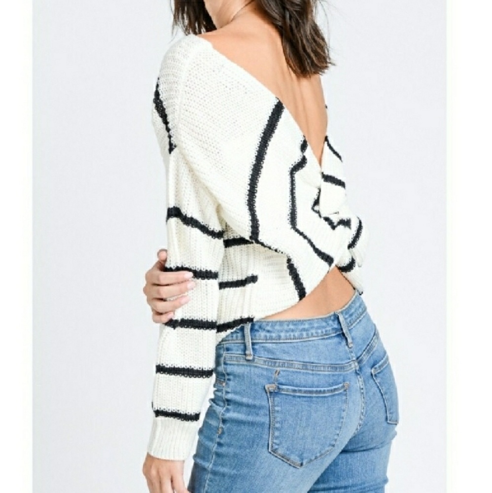 🔥CLOSET CLEAROUT🔥💥💥TWISTBACK STRIPED SWEATER💥